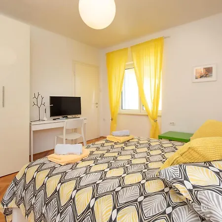 Apartment Portapisana Just 50M From The Beach Krk Town Exterior photo