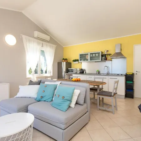 Apartment Portapisana Just 50M From The Beach Krk Town Exterior photo
