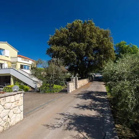 Apartment Portapisana Just 50M From The Beach Krk Town Exterior photo