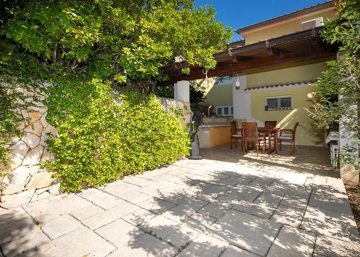 Apartment Portapisana Just 50M From The Beach